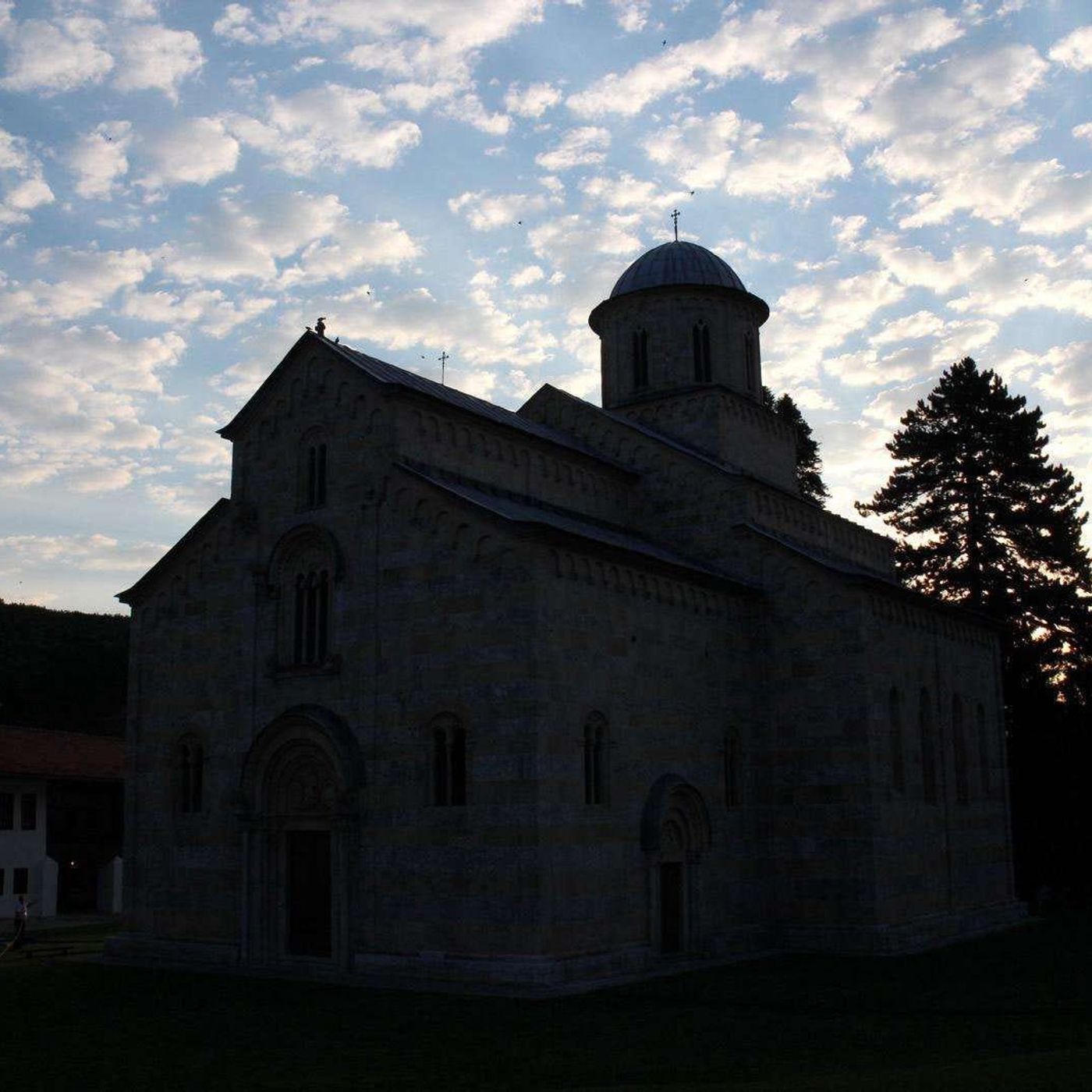 Padre Sava: «Il monastero di Dečani, in Kosovo, è ancora in pericolo» episode artwork