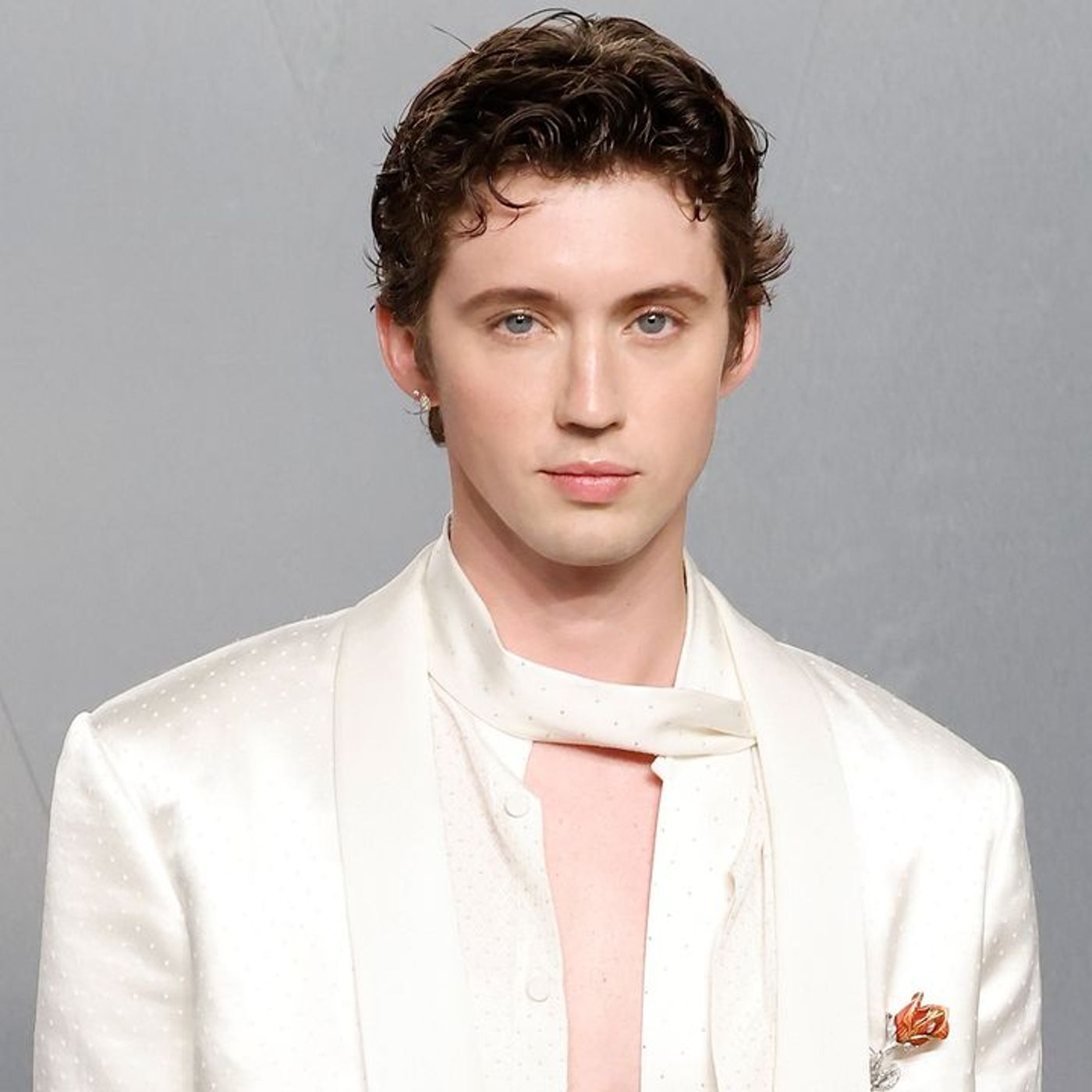 Troye Sivan Announces New Album She’s the Best episode artwork