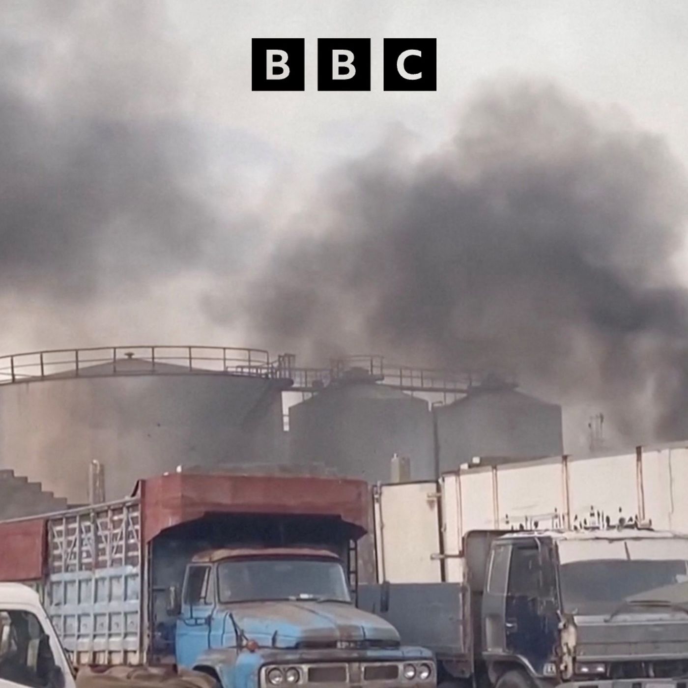 Saudi Arabia bombs Yemeni port over alleged UAE weapons episode artwork