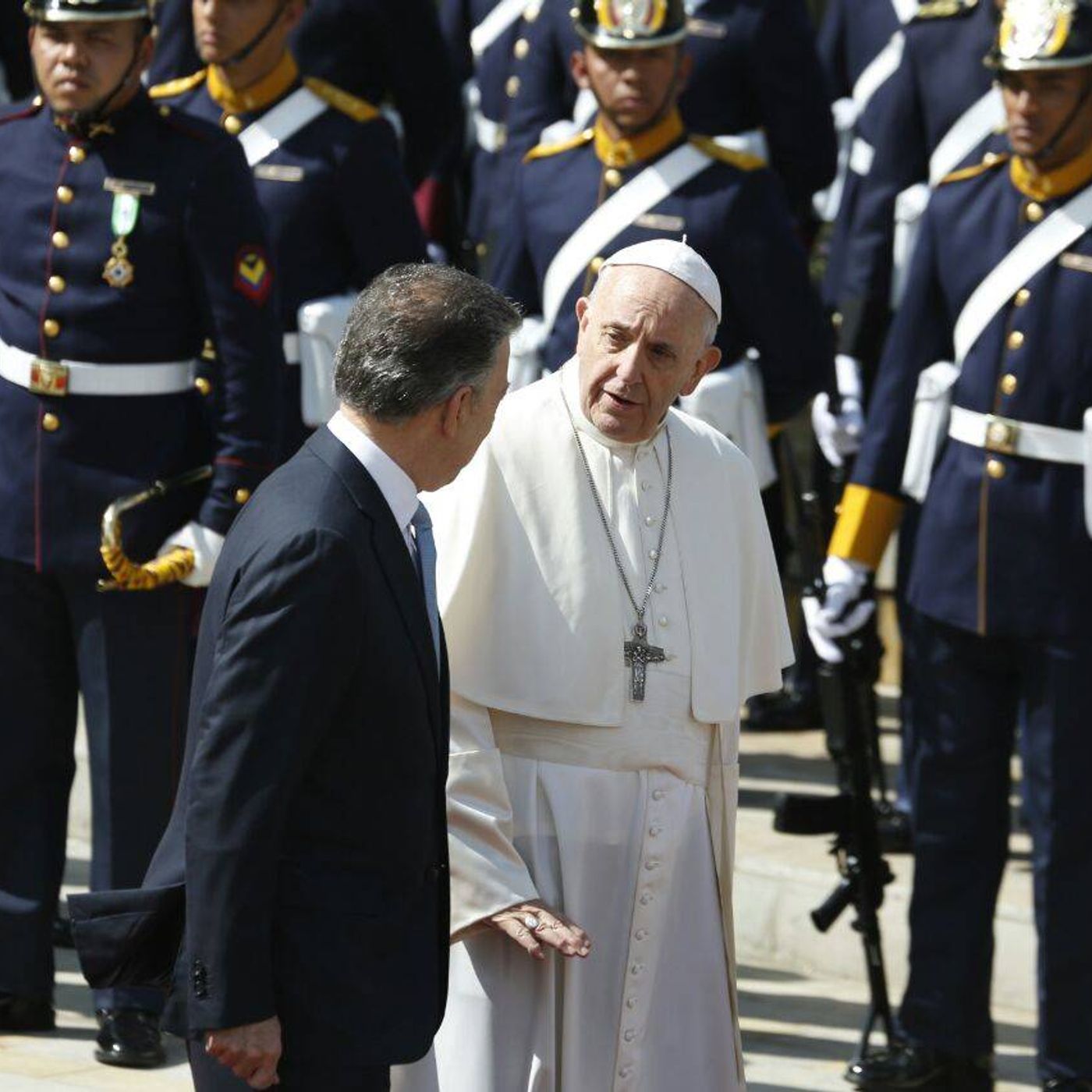 El papa Francisco ya está en Colombia episode artwork