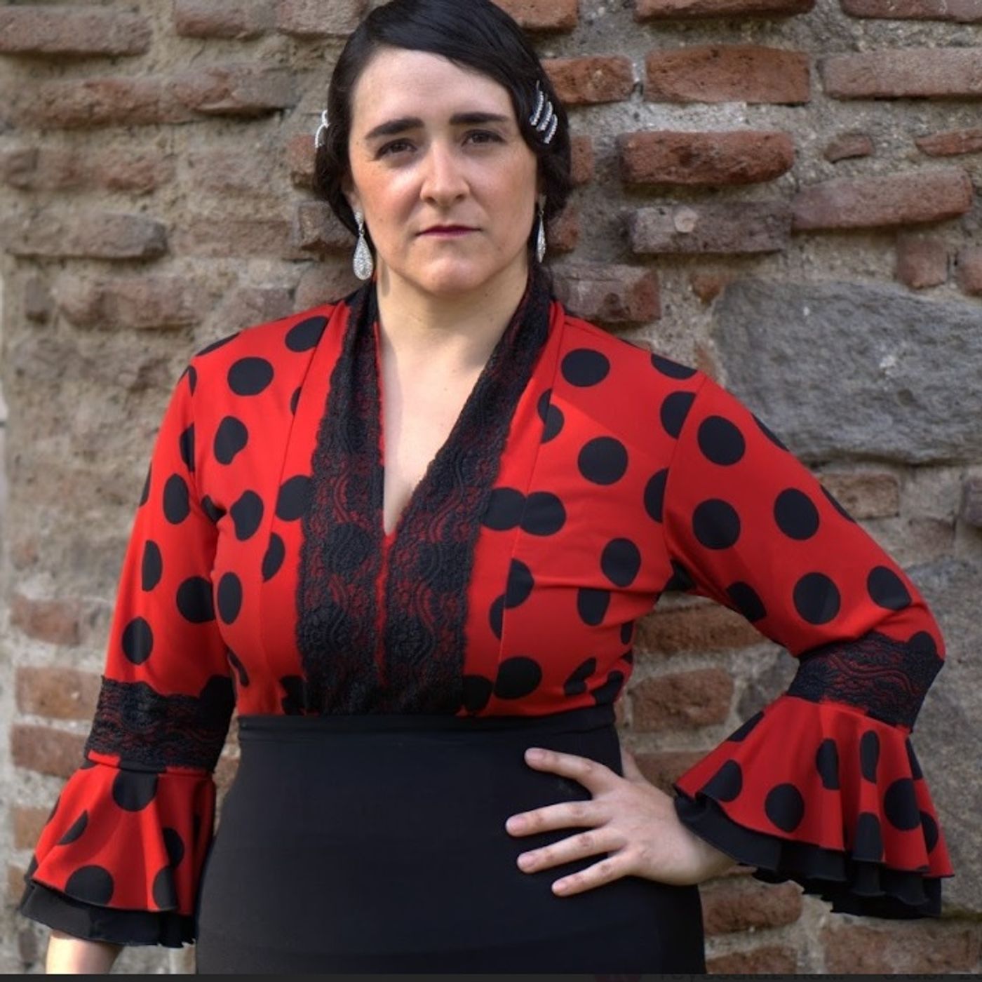 Podcast con Silvana Reyes directora podcast artwork