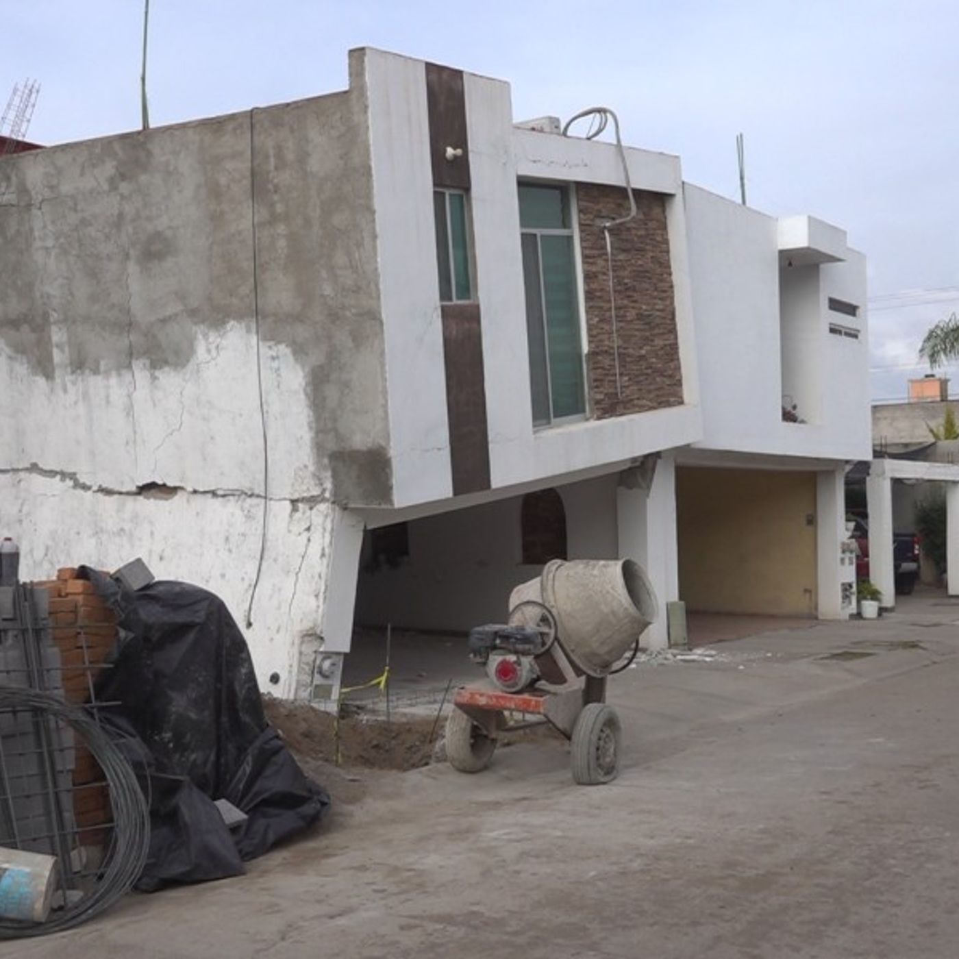 ¿Cómo Excavar y Cimentar en Colindancias sin Riesgos? Lecciones del Caso Durango