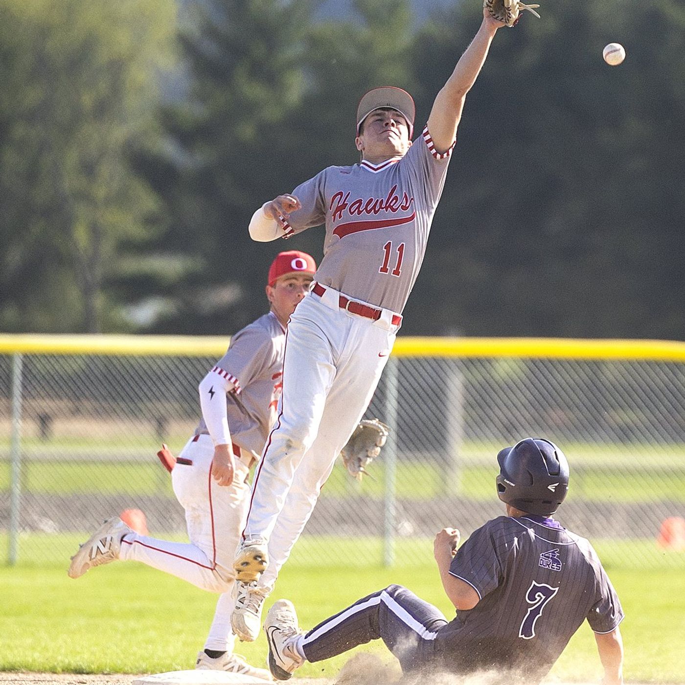 Dixon takes advantage of walks, errors in 16-6 BNC win at Oregon episode artwork