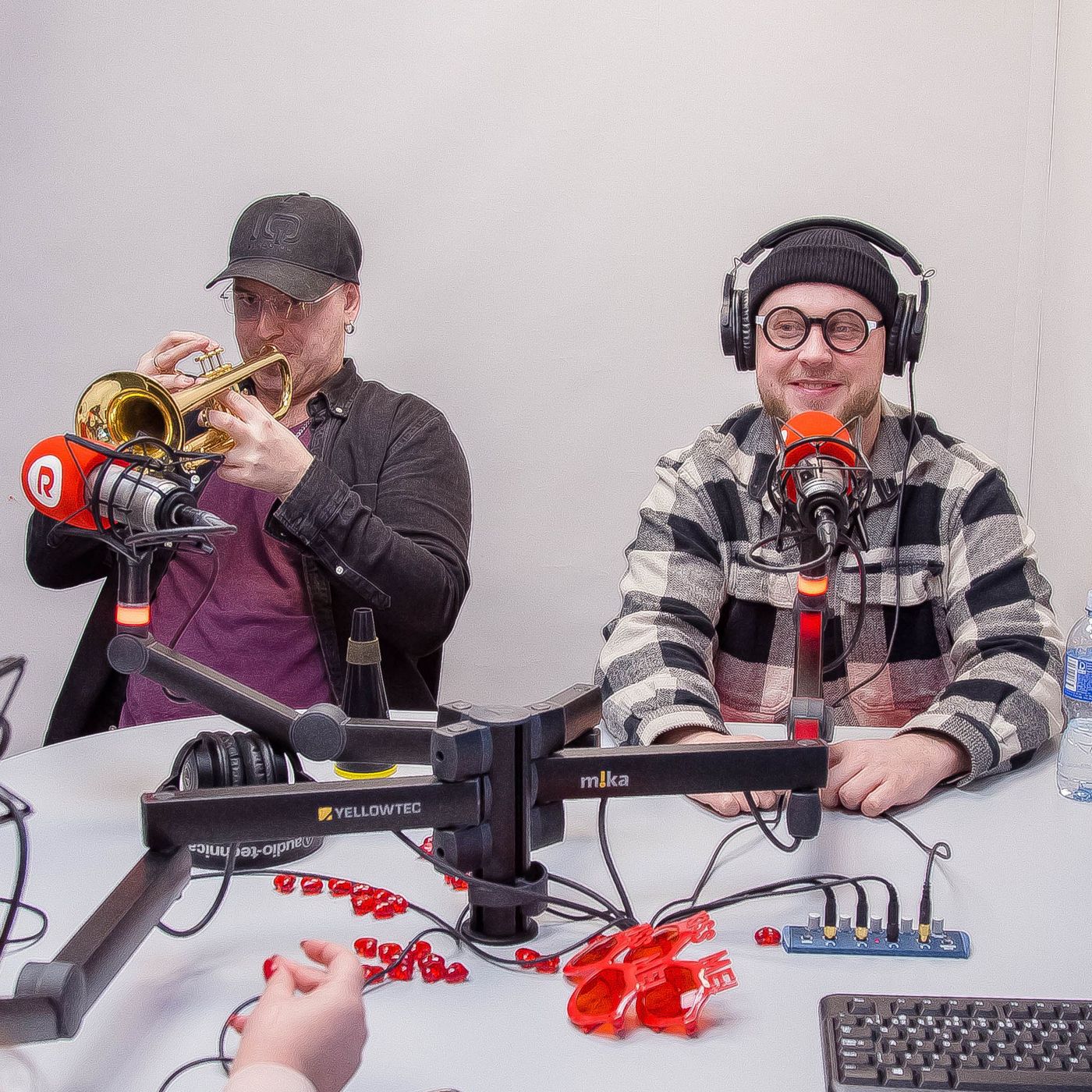 В эфире RADIO•R — группа Black Biceps: о слезах радости, вишенке на торте и подготовке к поездке в Швейцарию episode artwork
