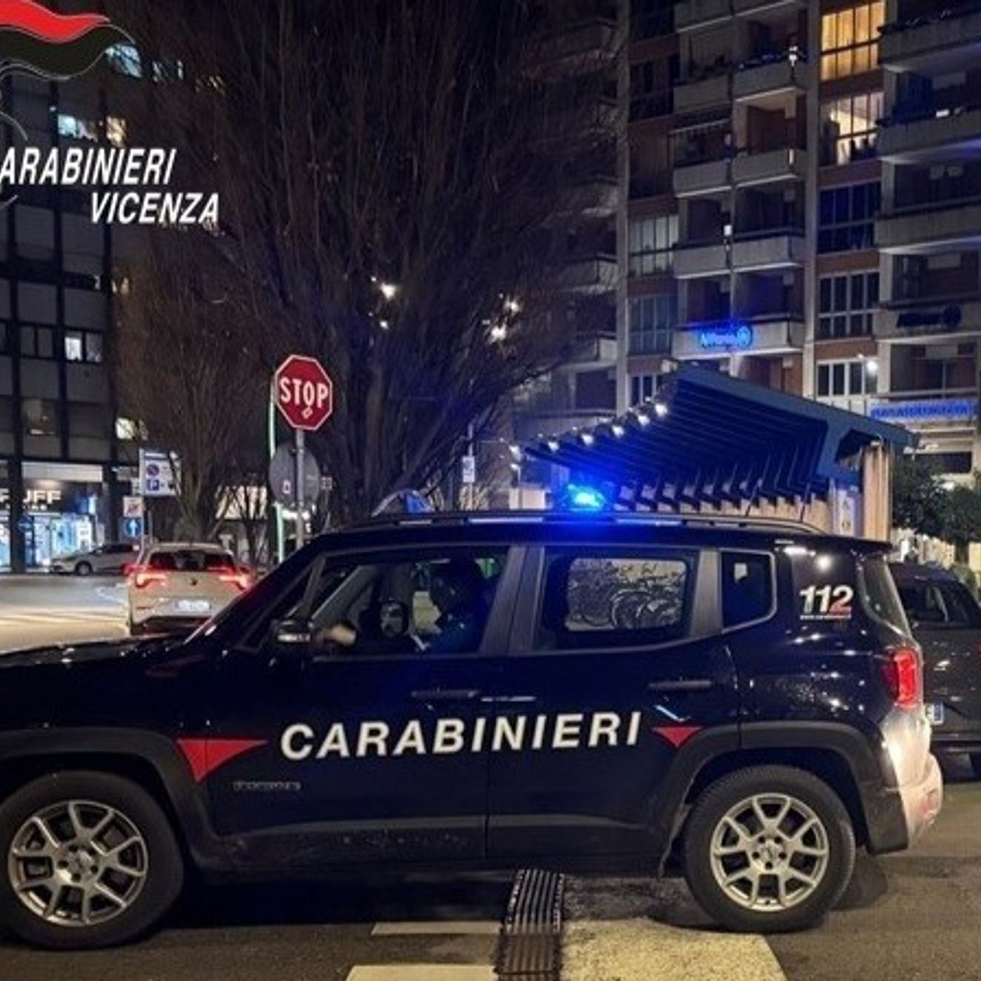 Coltello in auto, denunciato 23enne durante un controllo episode artwork