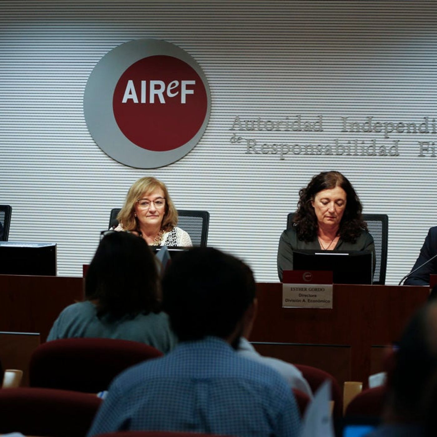 La Brújula de la Economía: La advertencia de la AIReF al Gobierno, el crecimiento de Zara y la inflación (14/05/2026) episode artwork