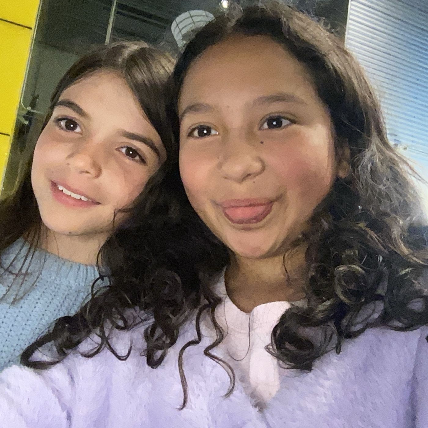 Tomate Una Taza De Café cover art