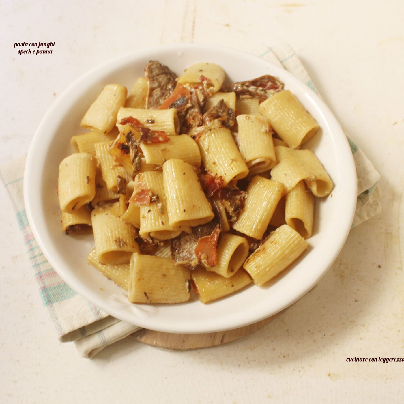 Pasta con funghi speck e panna episode artwork