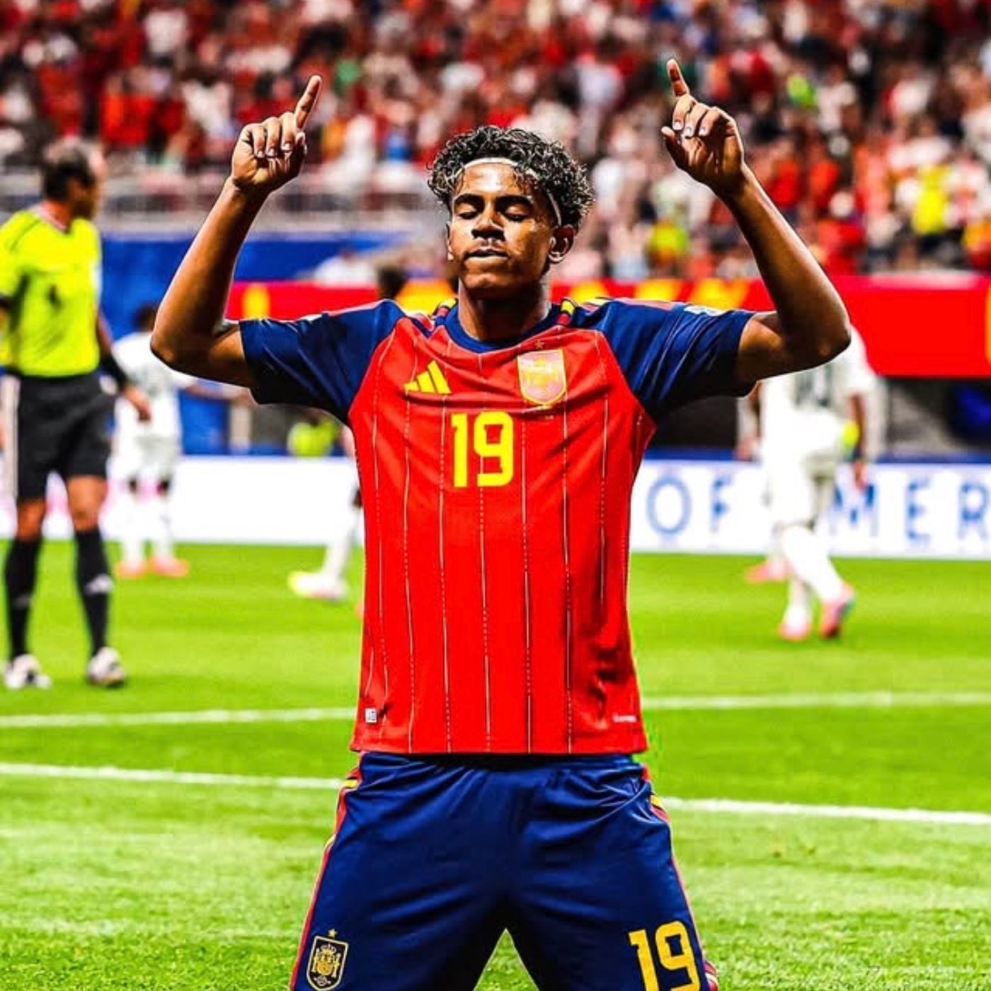 S111E10: I Mean We've Got This Wonder Kid There - Emmy Hikins On Barcelona FC's Lamine Yamal