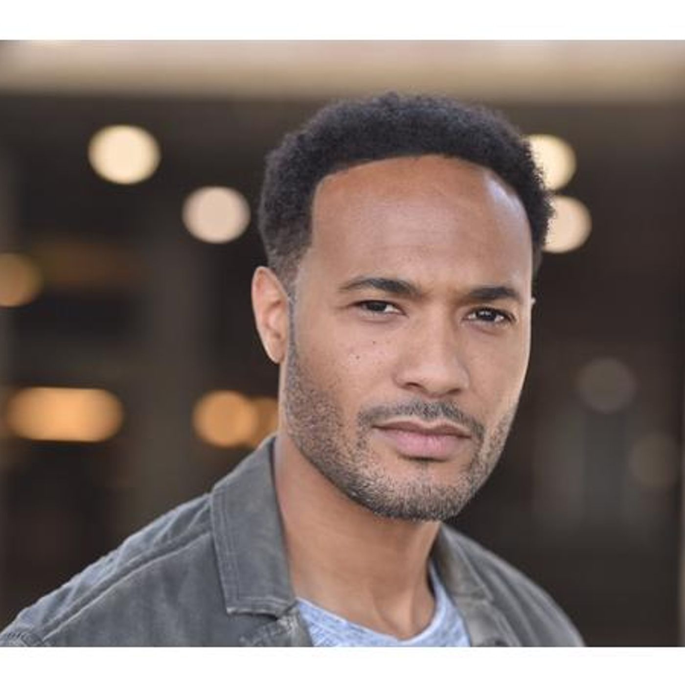 Actor Mykee Selkin talks 2022, new projects and more on #ConversationsLIVE episode artwork