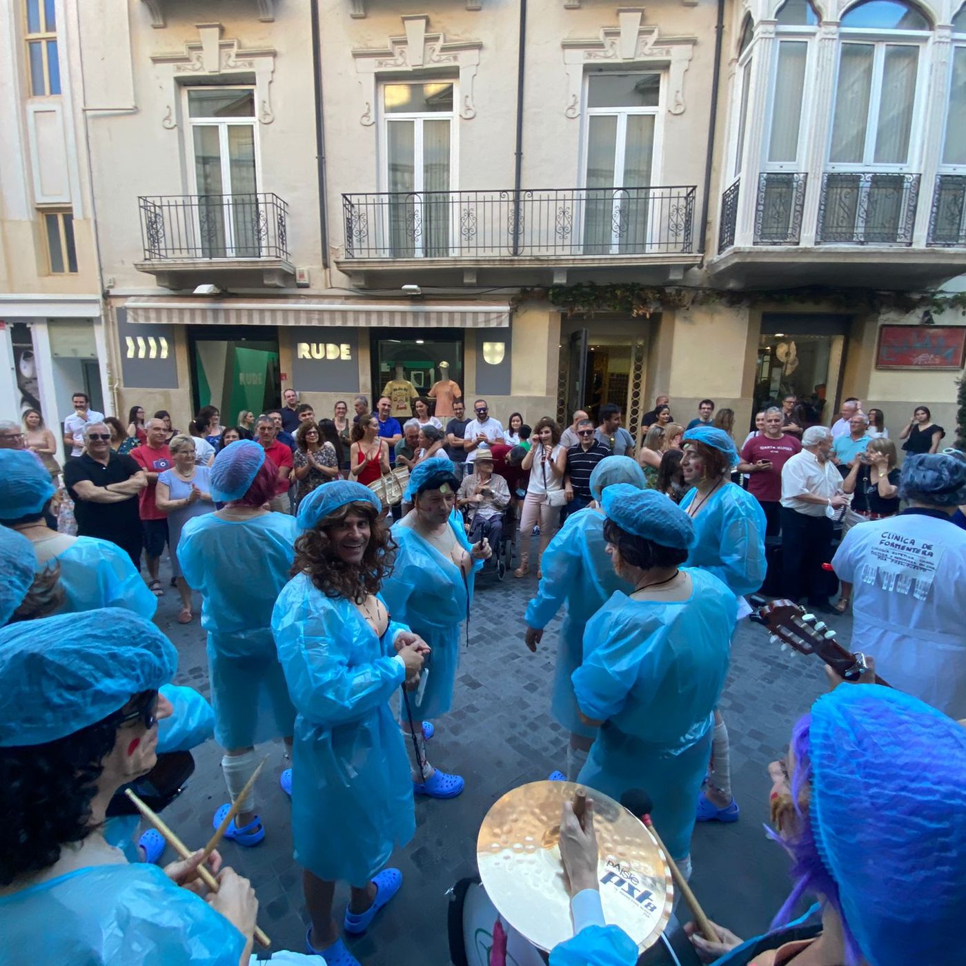 #Humor. Prensa mal y acertarás