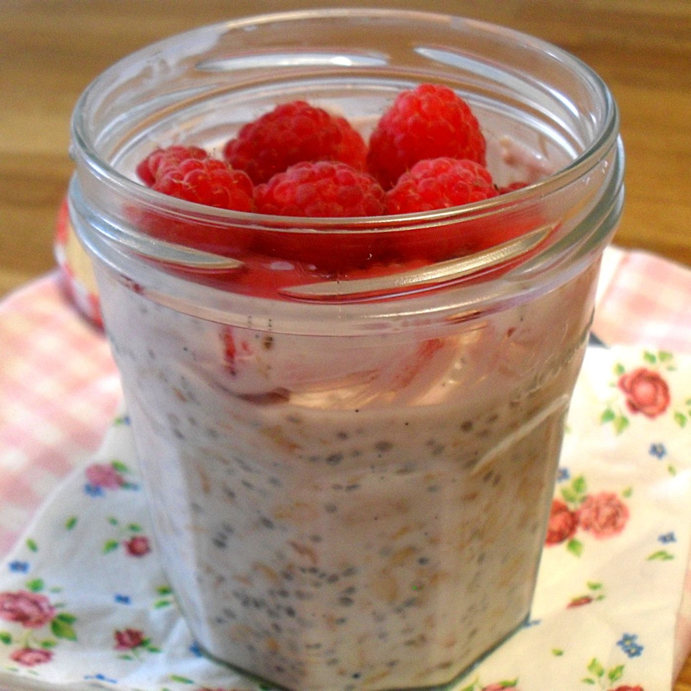 Overnight oats con lamponi e vaniglia