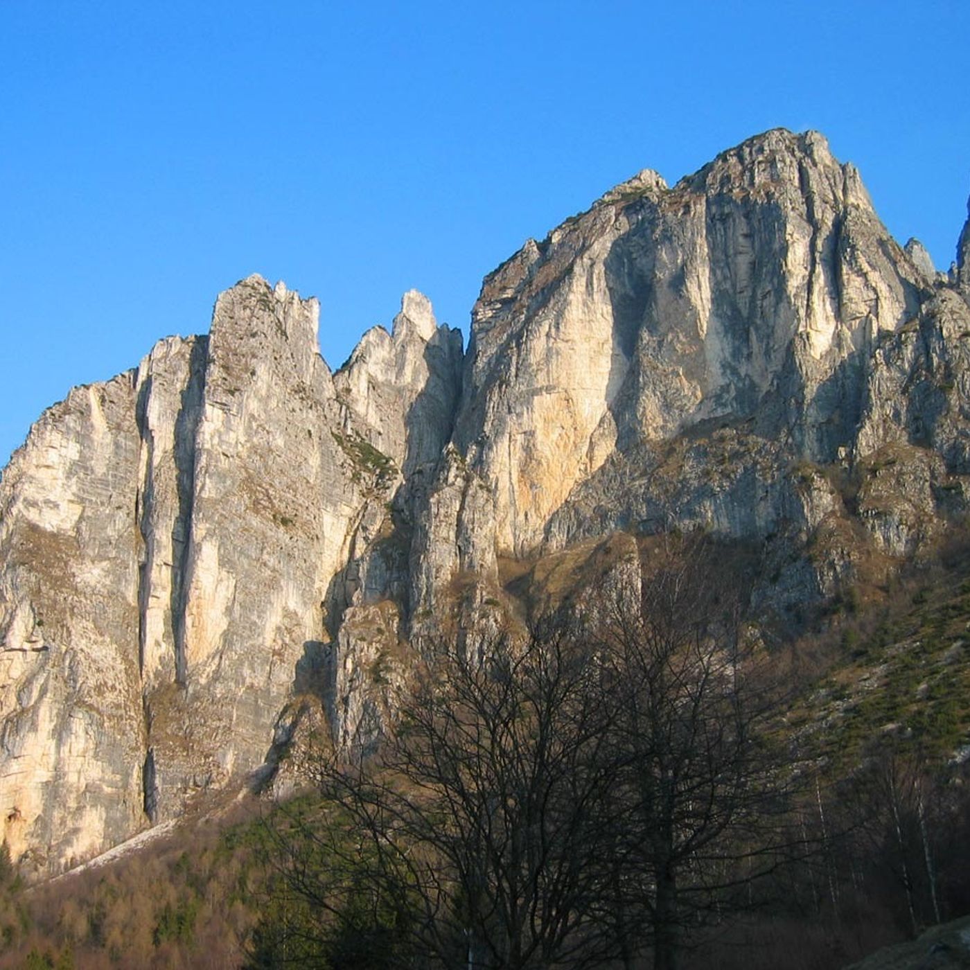 Dramma sul Pasubio:  morti due giovani precipitati sul Sojo dell’Uderle episode artwork