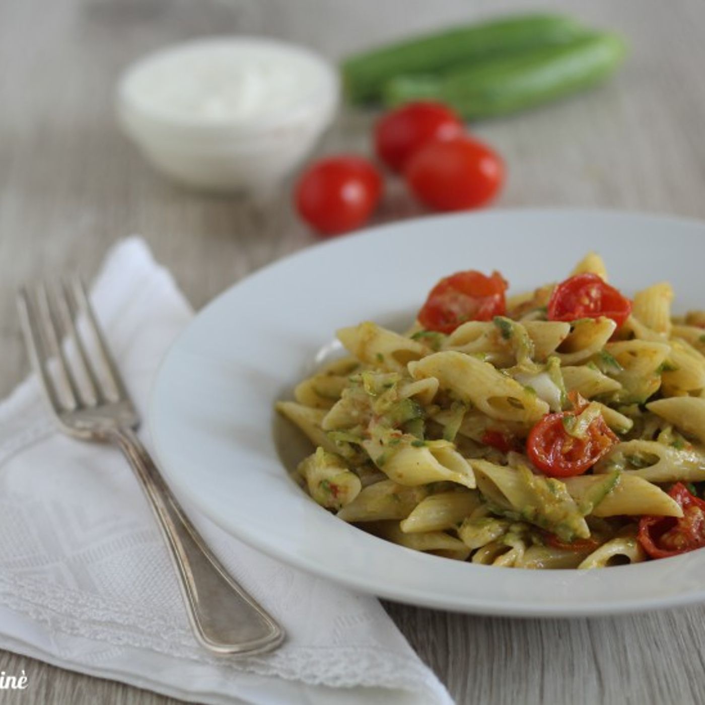 Pasta con zucchine e burrata