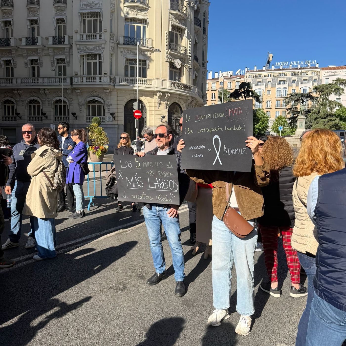 Las noticias de Herrero: Clamor de las víctimas de Adamuz contra Óscar Puente