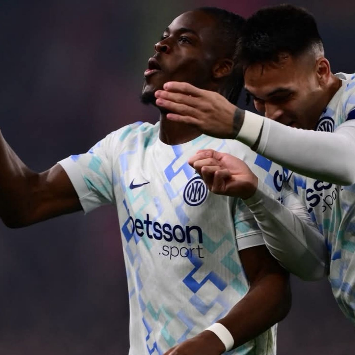 L’Inter vola in testa alla classifica. Pari fra Milan e Sassuolo. Ko Napoli a Udine L’Inter vola in testa alla classifica. Pari fra Milan e Sassuolo. Ko Napoli a Udine