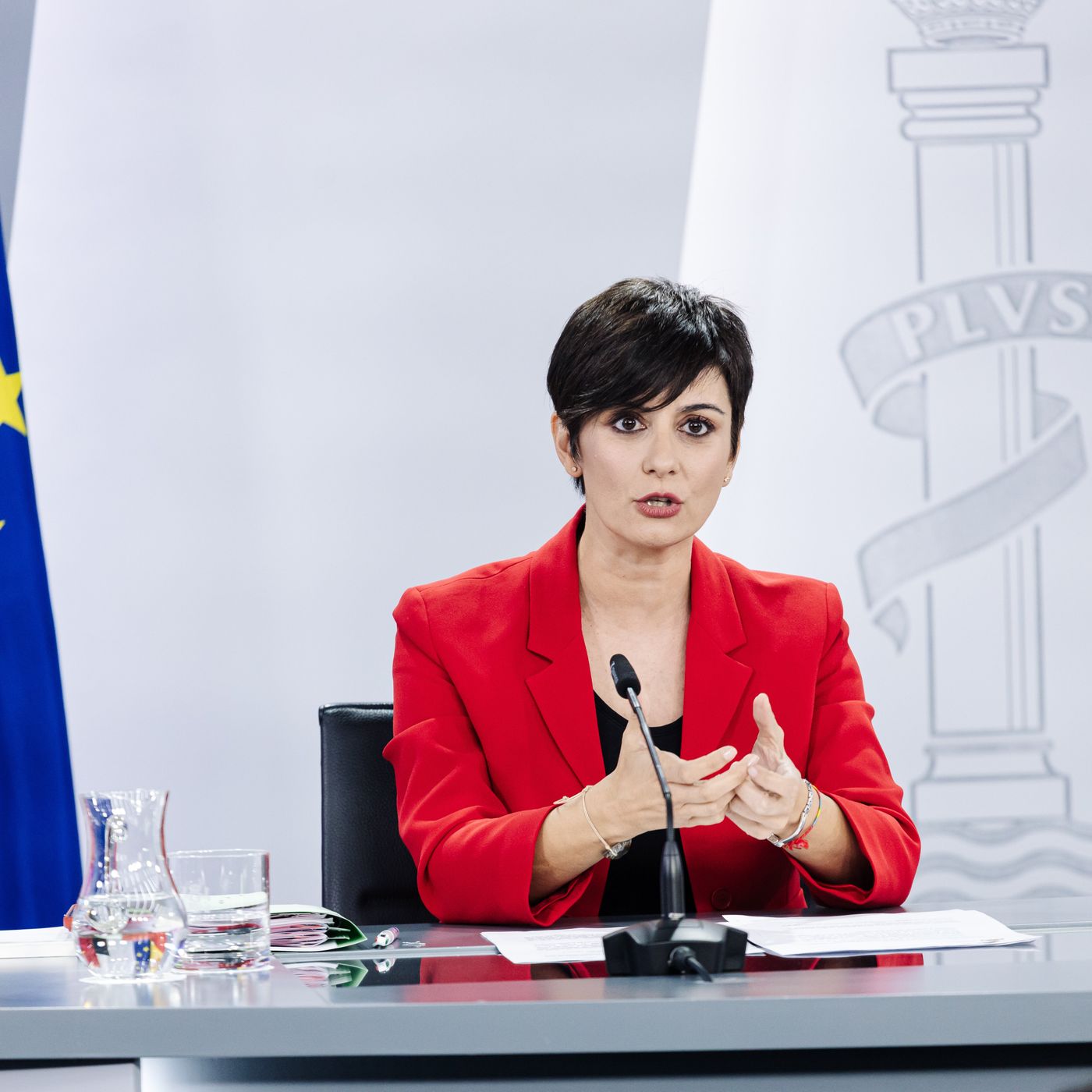 cover of episode Isabel Rodríguez explica por qué retiró la ley del suelo: "No tuve en cuenta el calendario electoral"