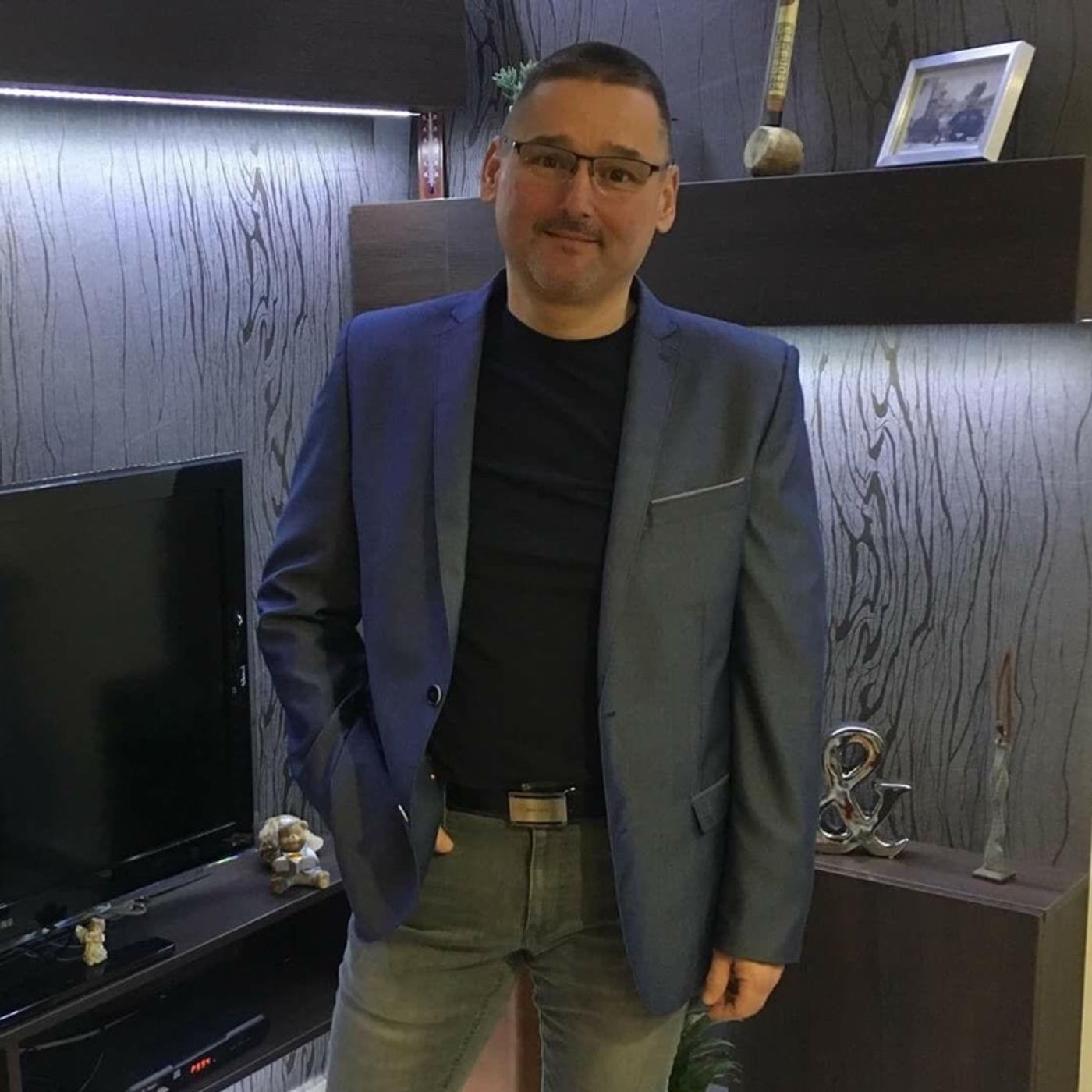 RELAX RADIO  - TUDATOS EMBEREK RÁDIÓJA