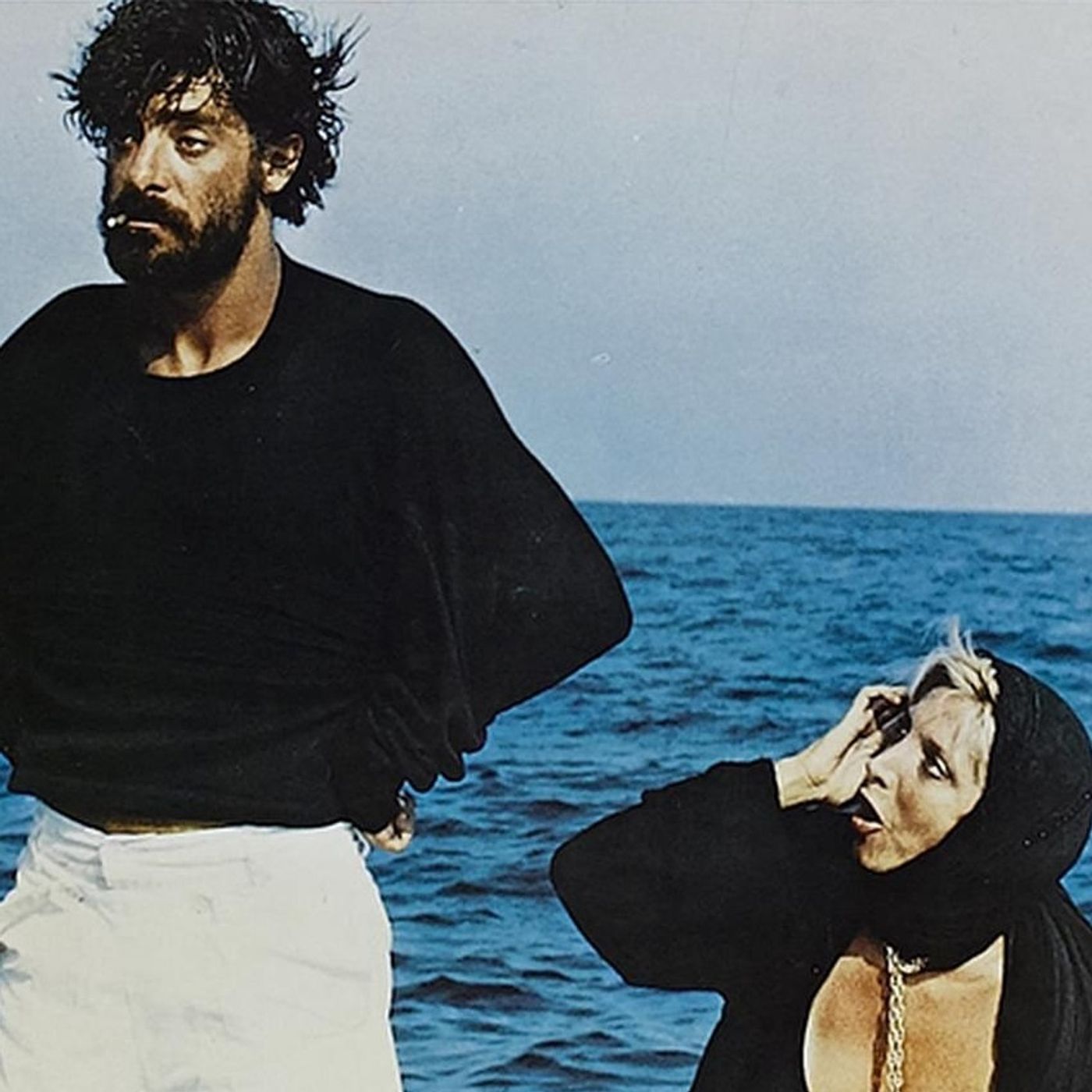 Naufraghi: Travolti da un insolito destino nell'azzurro mare d'agosto VS Travolti dal destino episode artwork