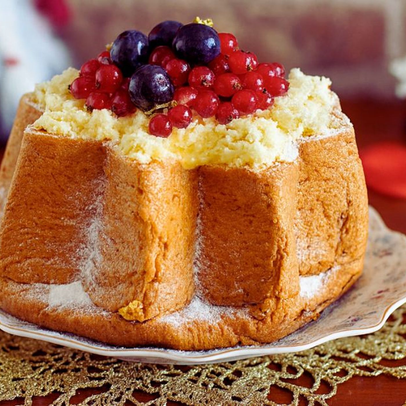 Pandoro farcito con crema al mascarpone: ricetta facile e scenografica episode artwork