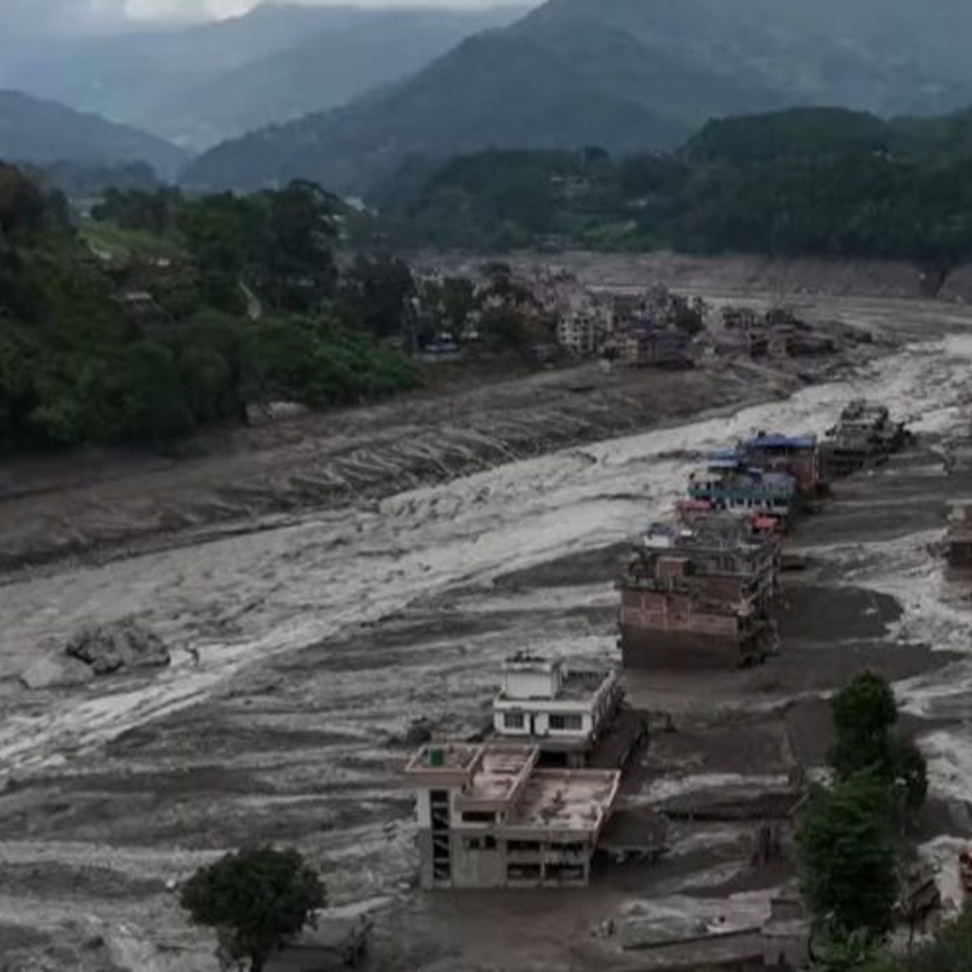 Nepal, si aggrava il bilancio dei morti. Soccorsi fermi in Tibet episode artwork