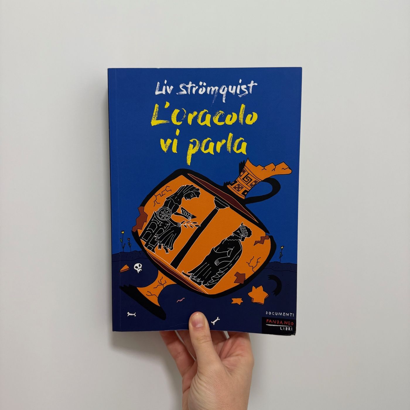 Un bicchiere di vino con un panino - L'ORACOLO VI PARLA di Liv Strömquist (Fandango Libri)