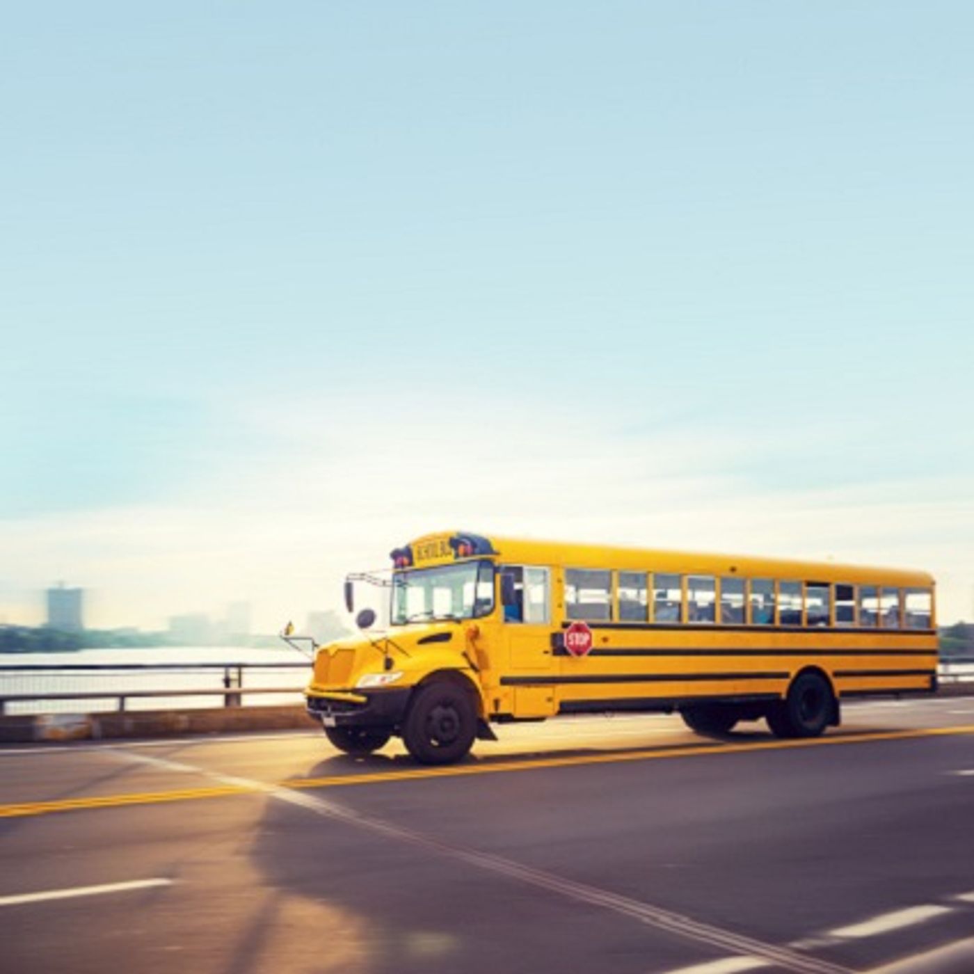 Fast-thinking parents save kids from possible bus disaster (Smile File) episode artwork