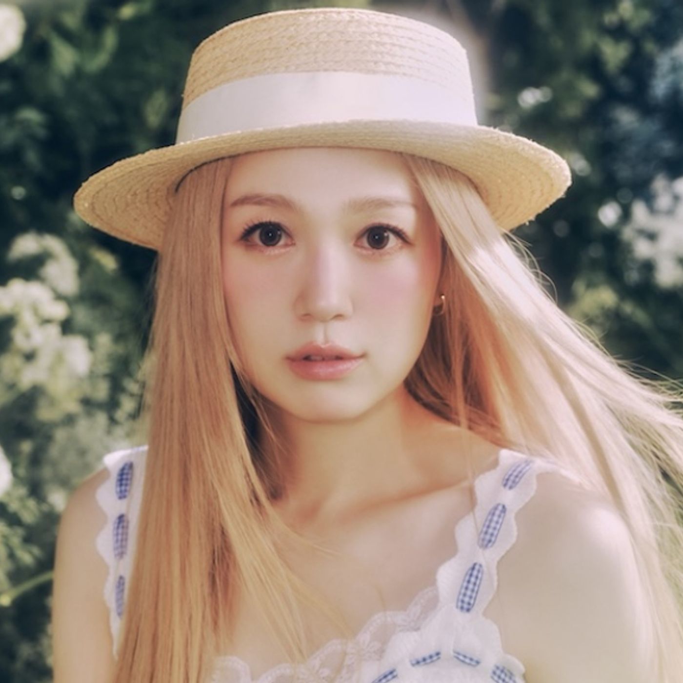 西野カナ、久しぶりの”カンカン帽”を着用した新ビジュアル公開。アニメ『本好きの下剋上　領主の養女』第2クールOPテーマ「Power of Love」のジャケ写解禁も episode artwork