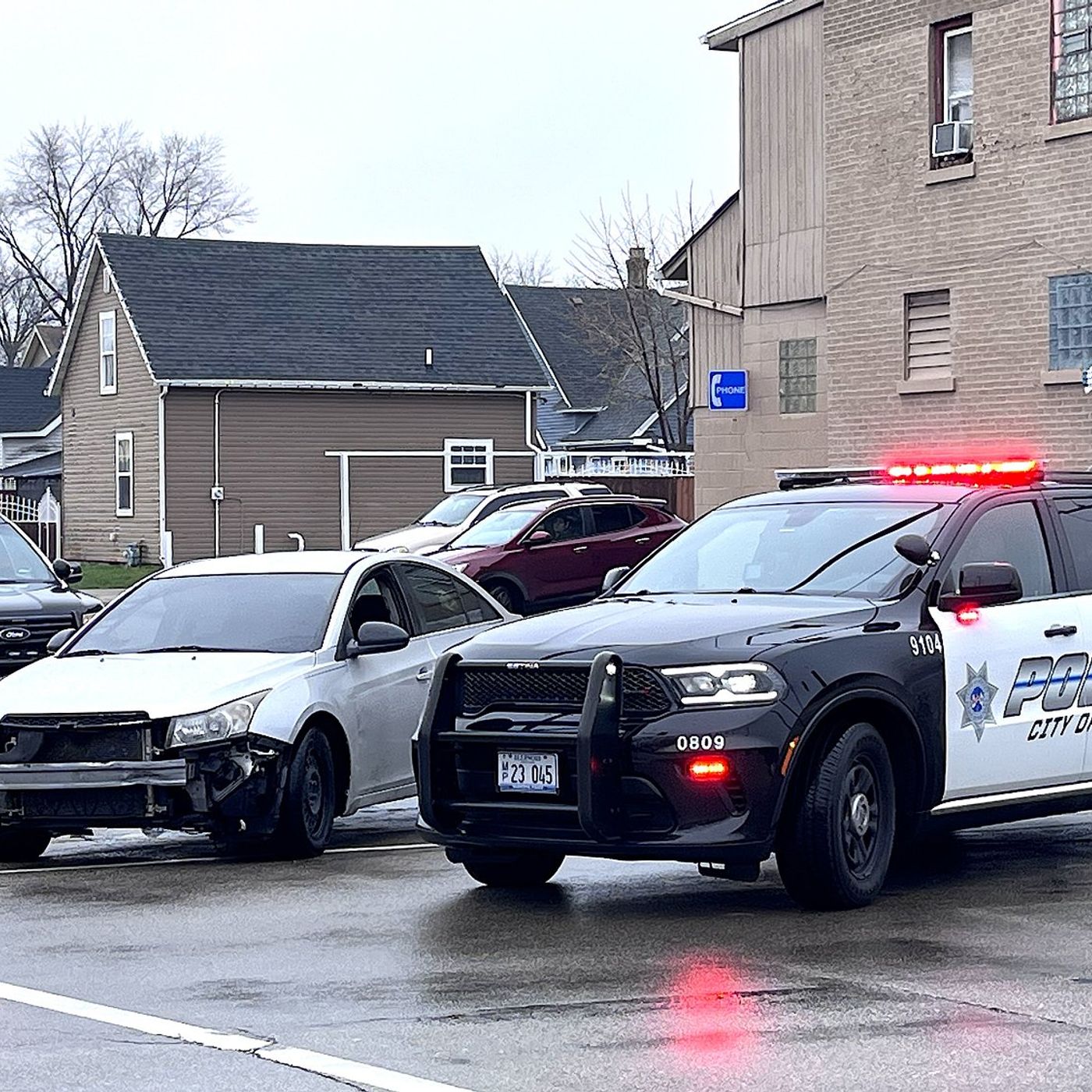 Joliet driver accused of driving damaged vehicle, erratic behavior toward officer