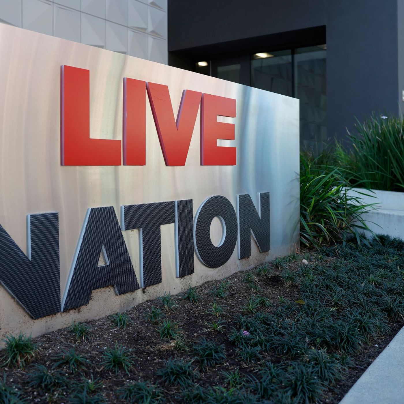 Live Nation settles lawsuit over a fight at a Luke Bryan concert that left a fan with brain injury episode artwork