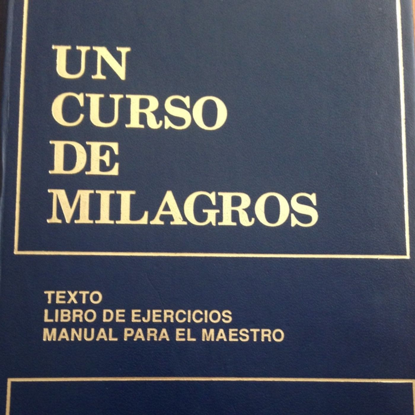 Lectura de Un Curso de Milagros.