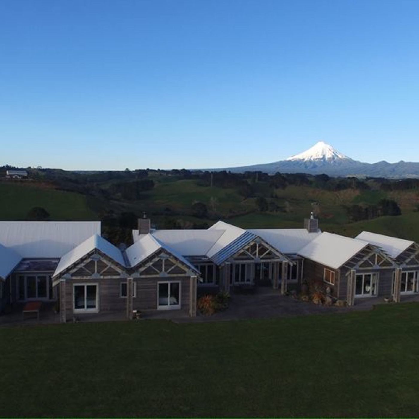 Taranaki Country Lodge: What it’s all about? episode artwork