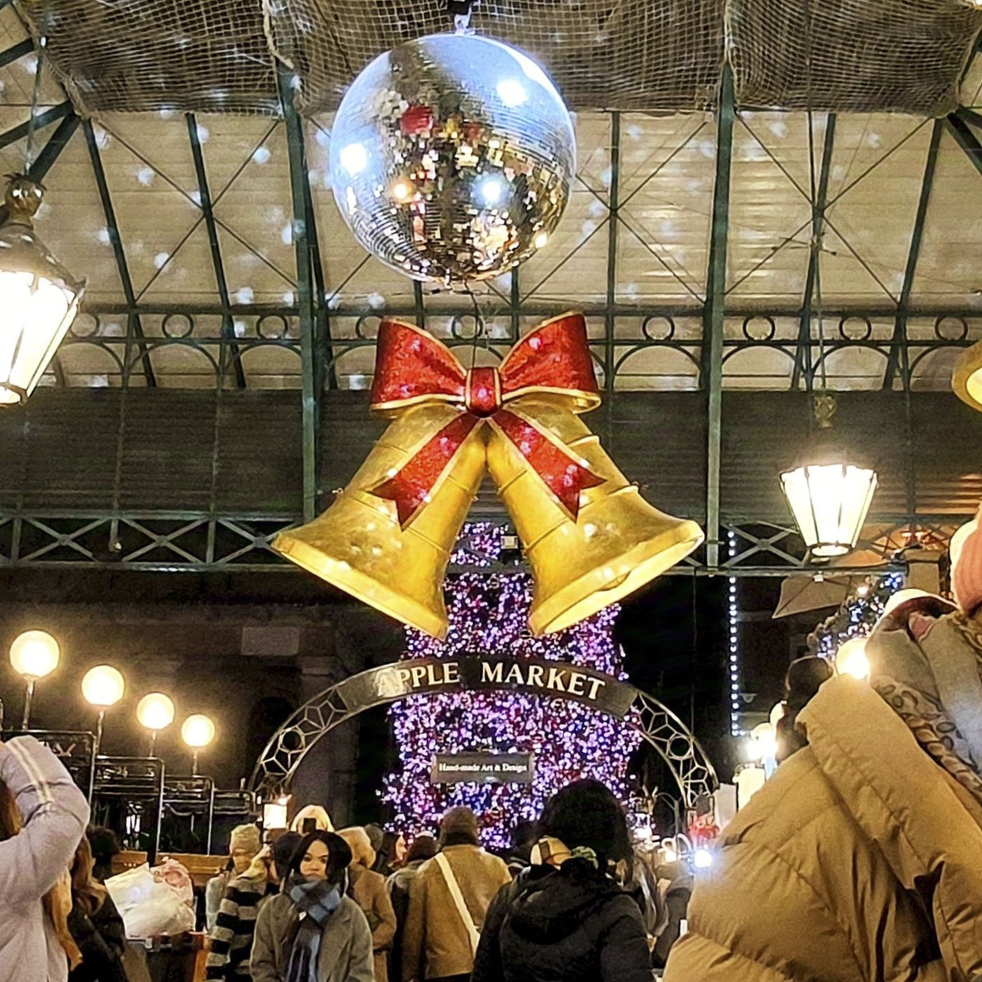 Bombas navideñas: las conversaciones más polémicas para 'atizar' la Nochebuena en familia