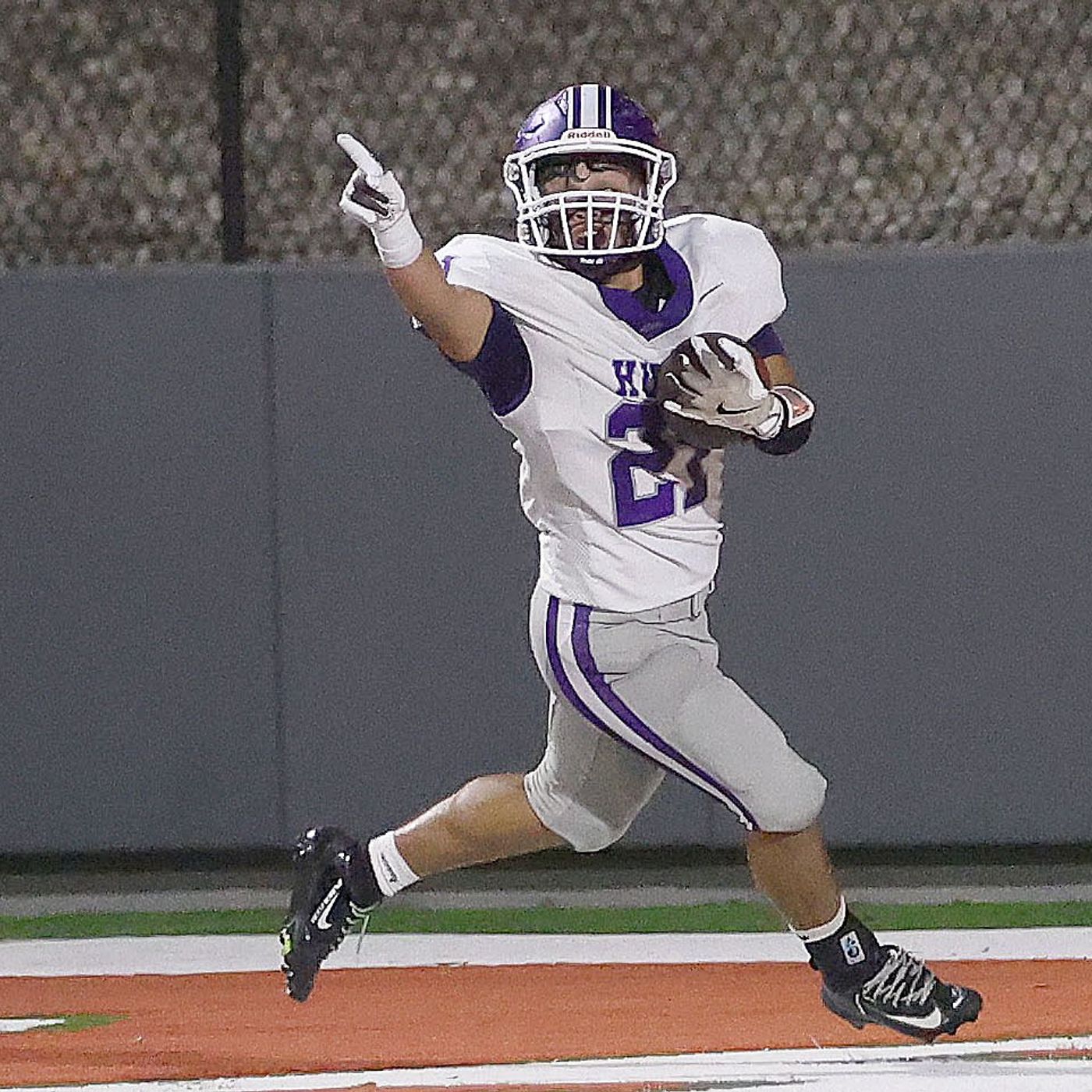 Rochelle uses defense, special teams to defeat La Salle-Peru 28-6 episode artwork