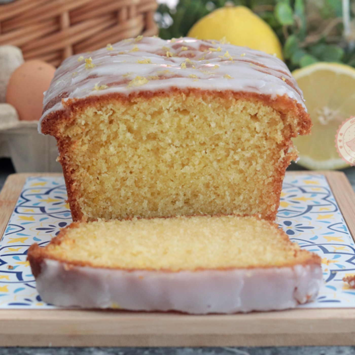 Lemon drizzle cake