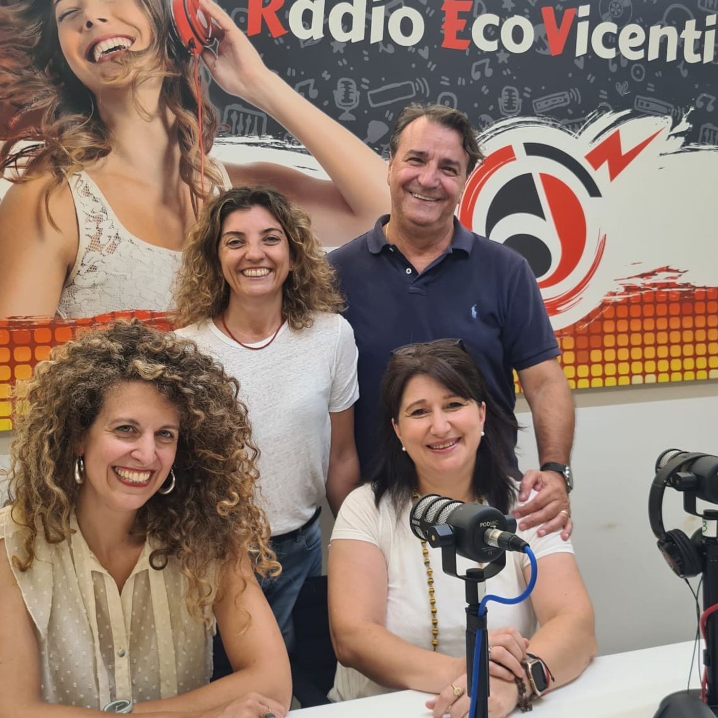 Carla e Camilla ci parlano del progetto apiconnection, sostenibilità e natura all'interno delle aziende episode artwork