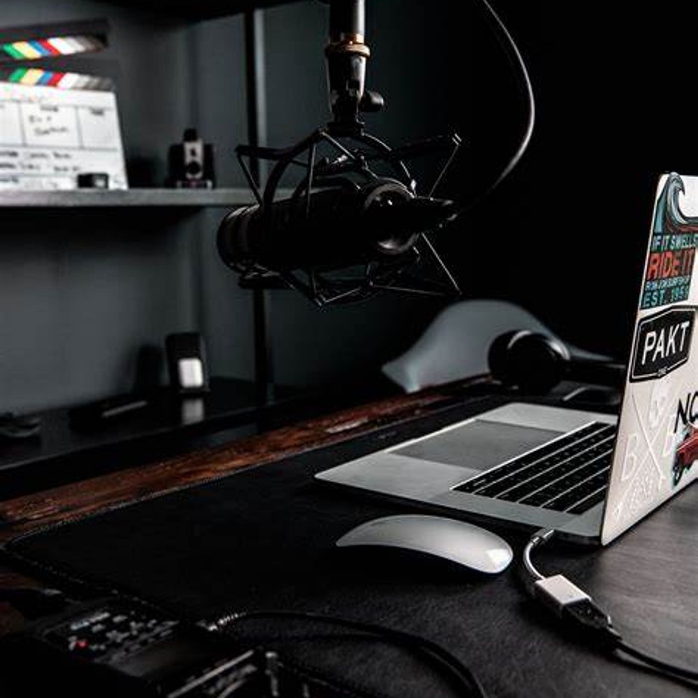LOS PILOTOS podcast artwork