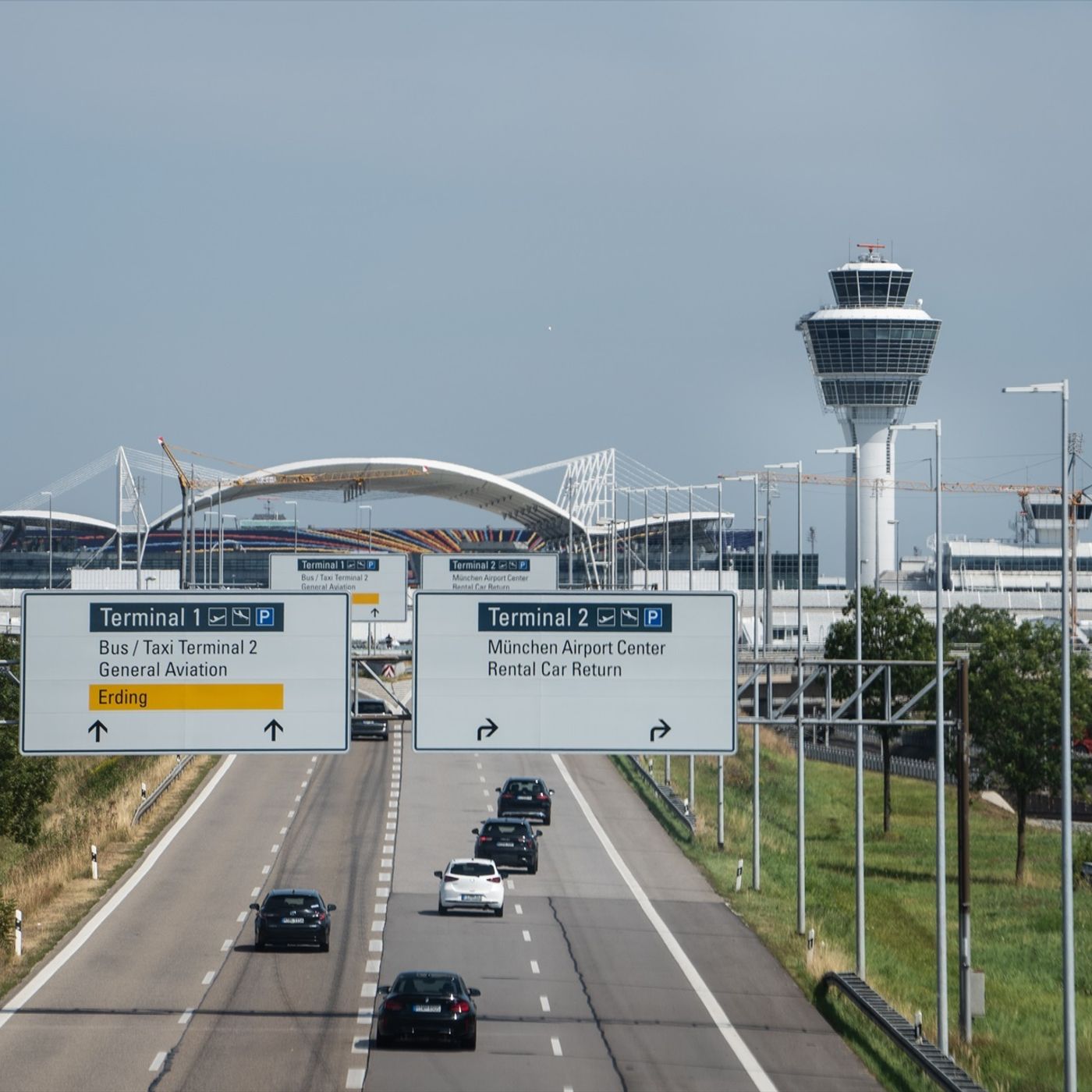 Las Noticias de La Mañana: Unos drones obligan a cerrar el aeropuerto de Múnich