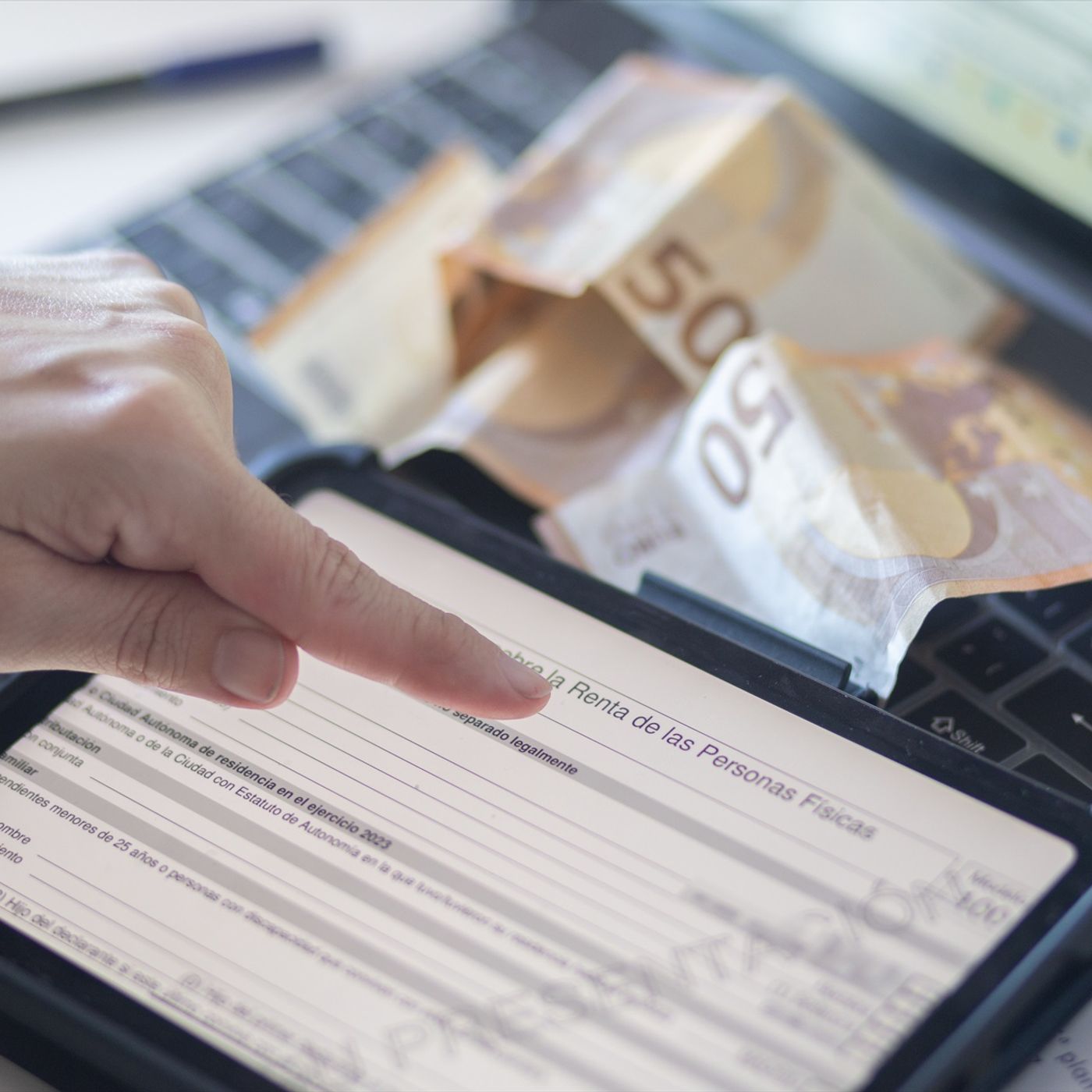 La Defensa de la Trinchera: ¿Cómo influye la publicidad en tu economía?