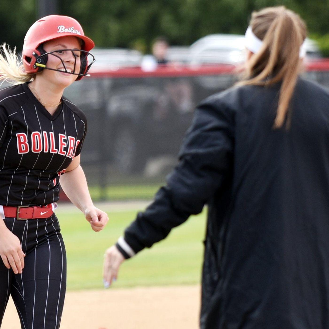 Lydia Hammond homers, dominates in circle in Bradley-Bourbonnais’ senior day win over Sandburg episode artwork