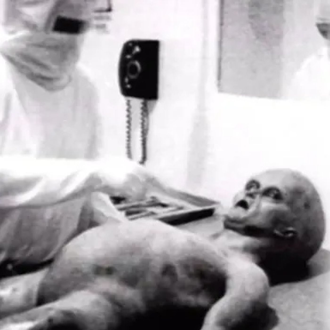 Voces del Misterio: La verdad tras las imágenes de la autopsia al ET de Roswell, con Javier Sierra