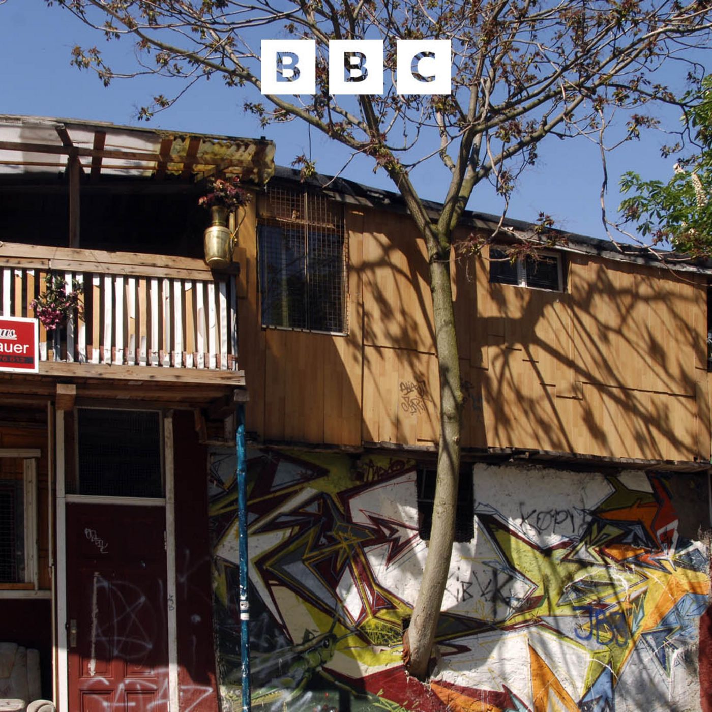 Treehouse on the Berlin Wall