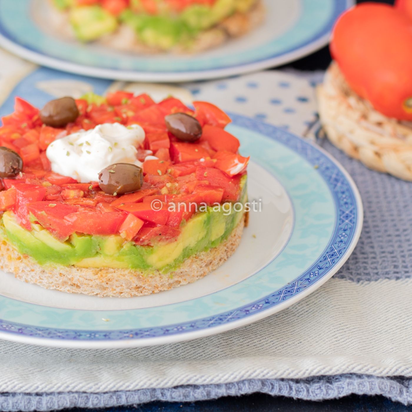 Tartare Avocado e Pomodori con Base Croccante