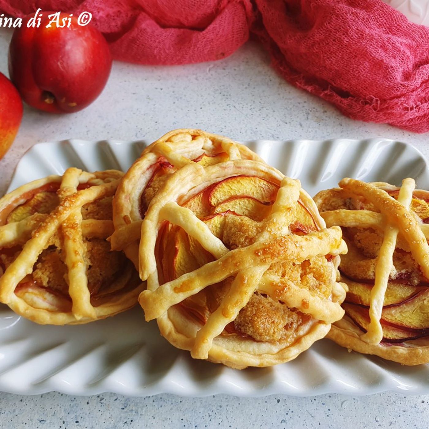 Crostatine fini alle pesche episode artwork