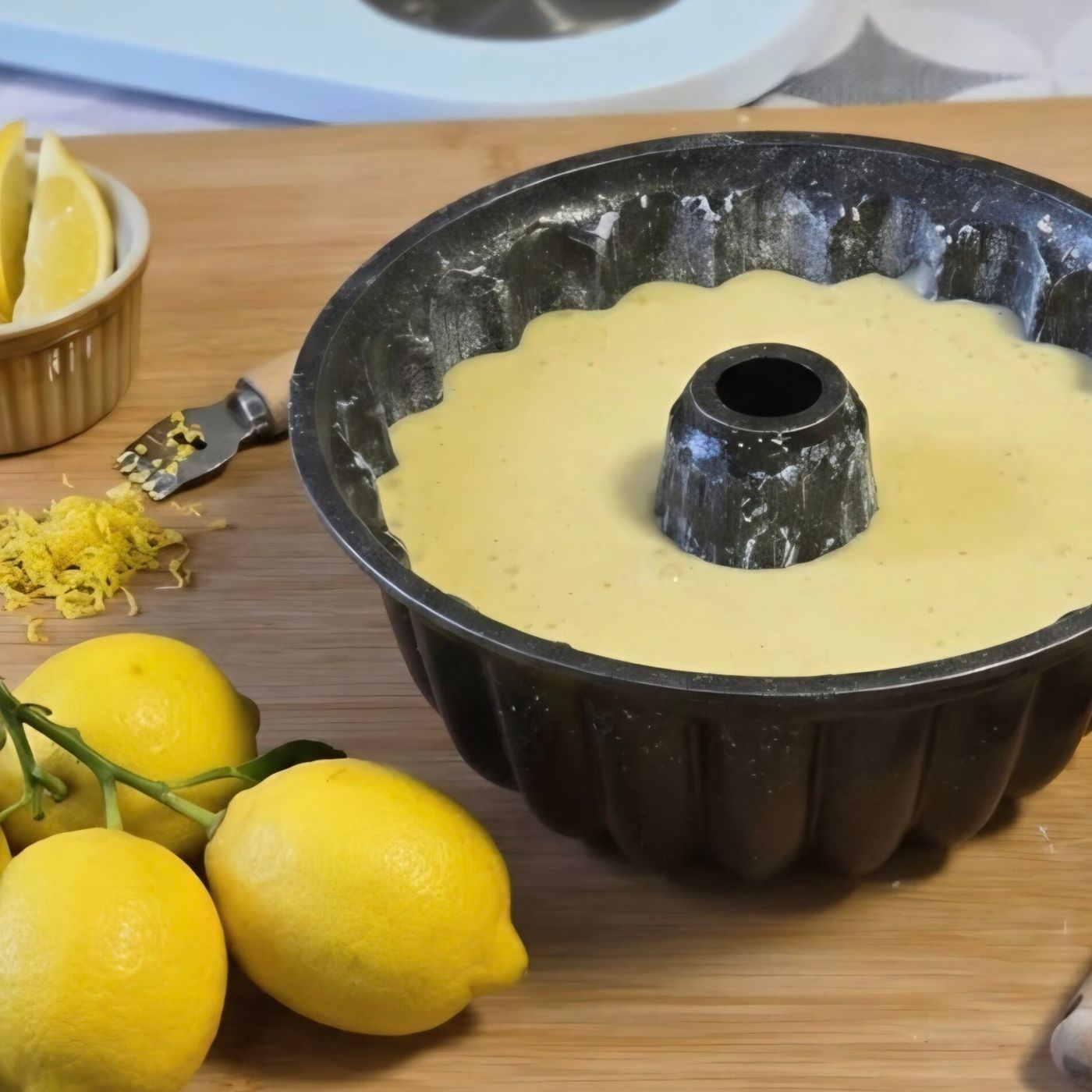 Prova questa ricetta di ciambella al limone: dolce impasto collaudato
