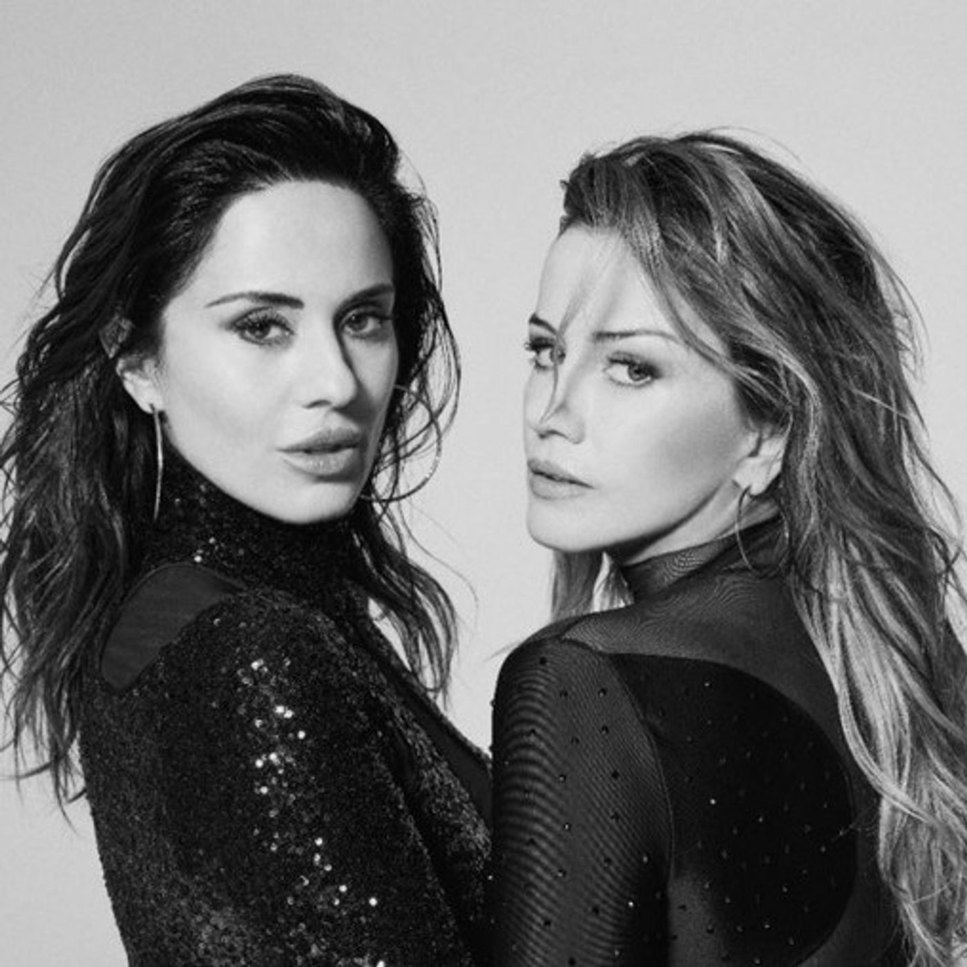 La storia di Paola & Chiara: dal successo sul finire degli anni '90 e i primi 2000, al ritorno sul palco nel 2023.