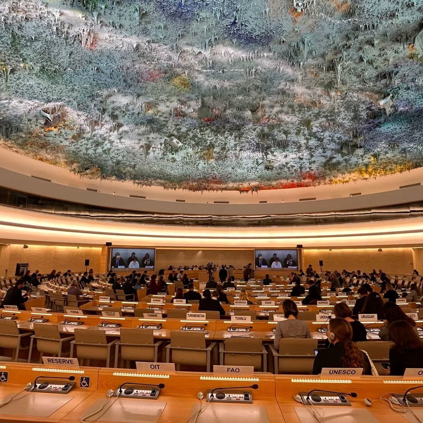 Debate urgente no Conselho de Direitos Humanos aborda ataques do Irã ao Golfo