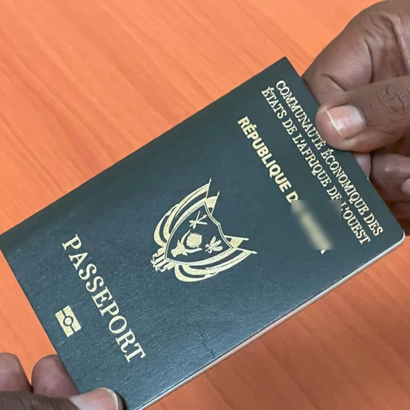 Suspension temporaire des visas étudiants dans les ambassades américaines episode artwork