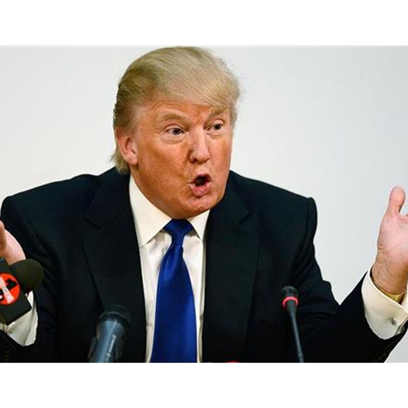 President Donald receiving a big fat F from his hanging Puerto Rico discaster episode artwork