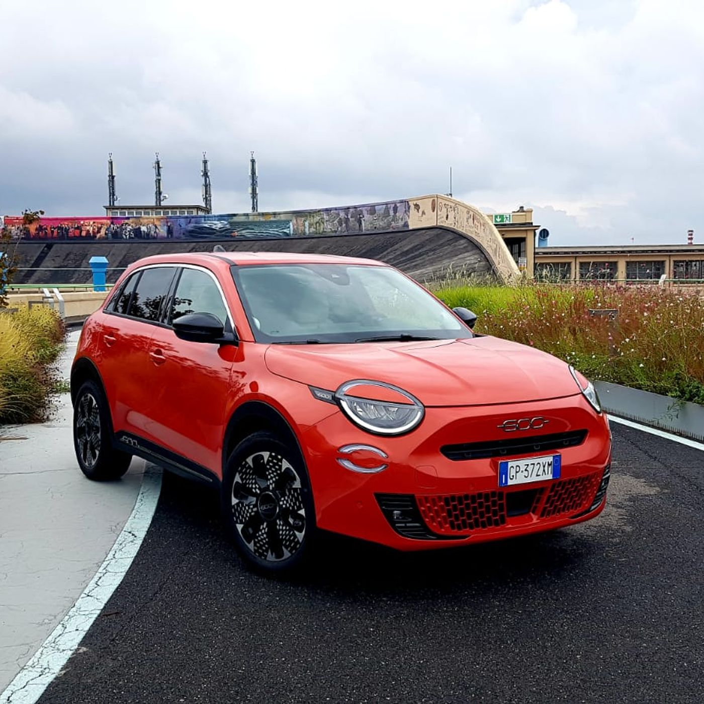 Fiat 600e electric - 600 km in 600? Torna la Family Mover! episode artwork